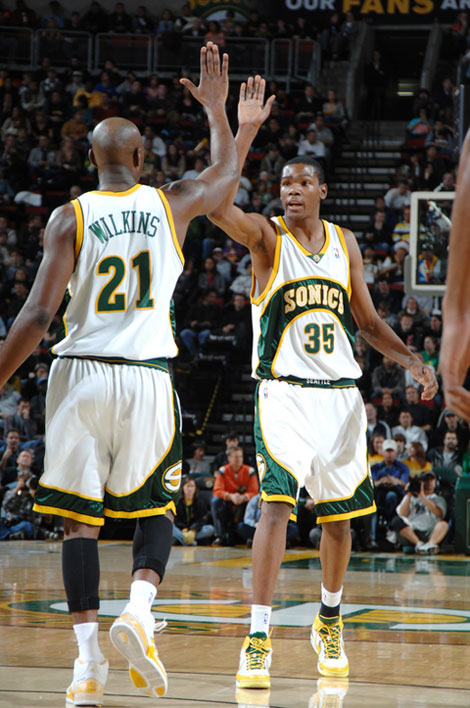 这背后是 这背后是